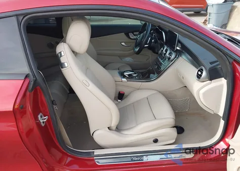 2017 Mercedes-Benz C 300 z USA, uszkodzony, nr VIN WDDWJ4JB2HF353613